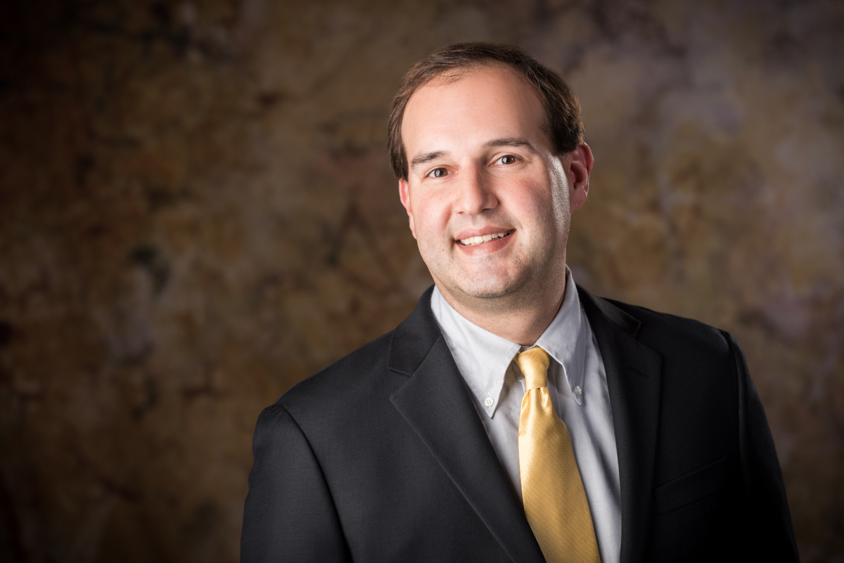 Dr Robert Busch an oral surgeon at Associated Oral and Maxillofacial Surgeons